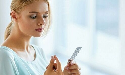 tomando pílulas para tratar varices